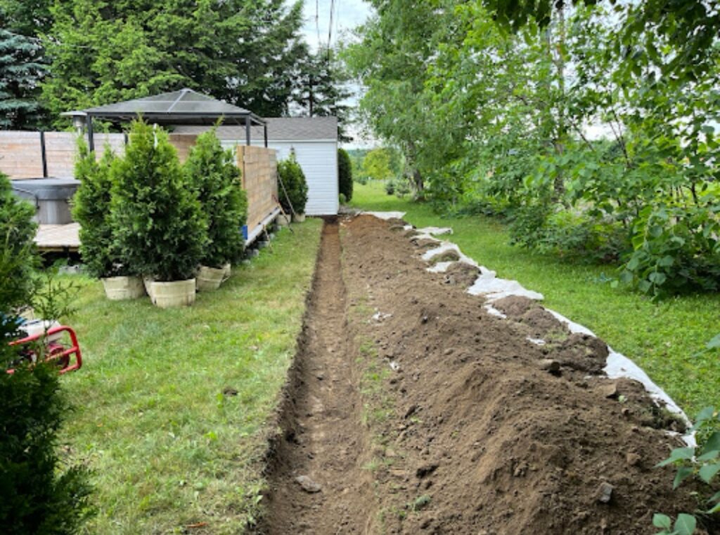 Tranchée électrique, nivelage, entrée de cour