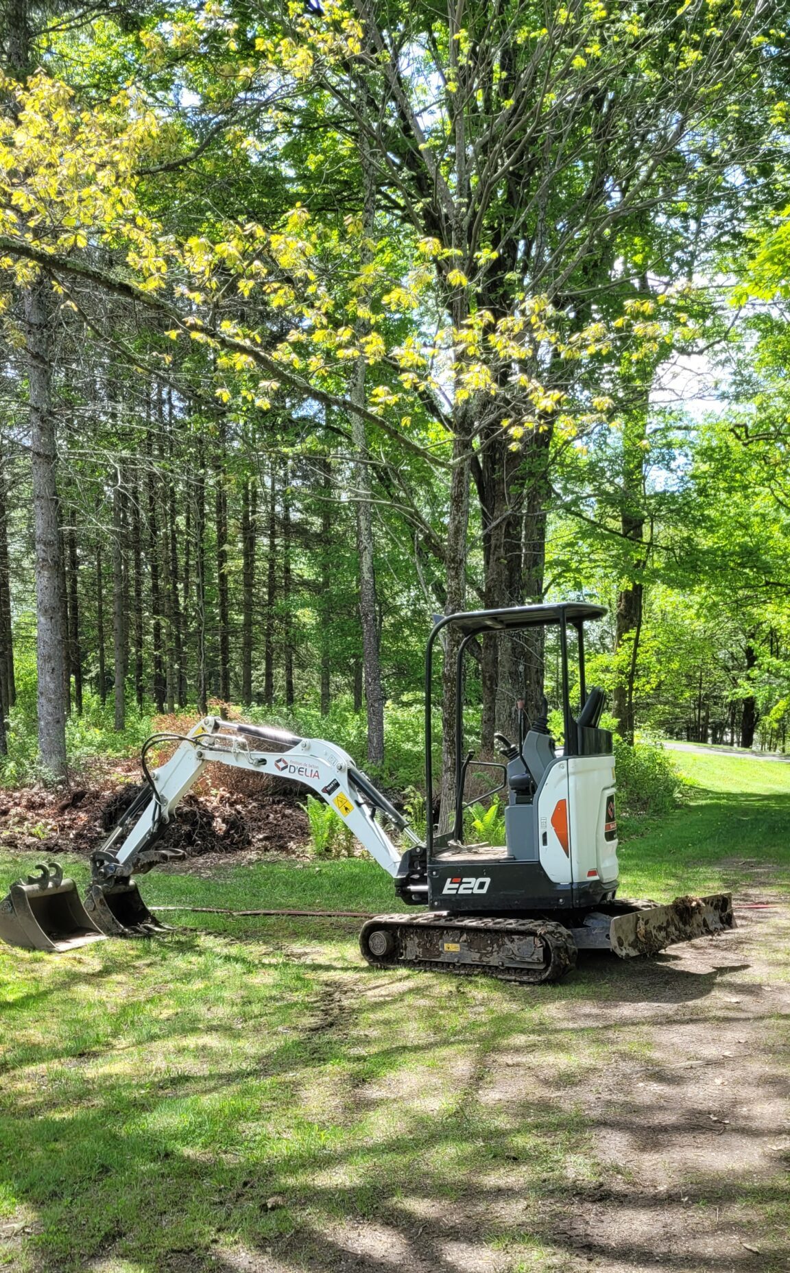 Terrassement à Bromont — Mini-Excavation LCM